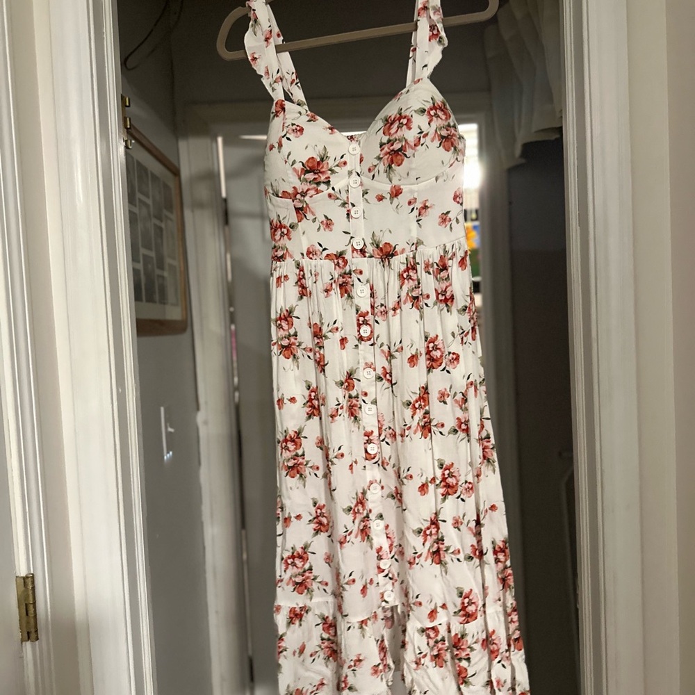 Chic Floral Maxi Dress in White and Red